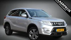 Grijs Gebruikt 2020 Suzuki Vitara SUV | € 19.950 (Eerlijke prijs)