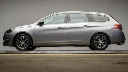 Gebruikt 2015 Peugeot 308 SW Allure Stationwagen | € 8.945 (Eerlijke prijs)