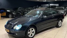 Zwart, metallic lak Gebruikt 2002 Mercedes CLK240 Avantgarde Coupé | € 5.950 (Eerlijke prijs)