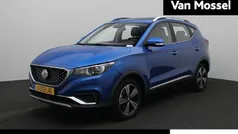 Blauw Gebruikt 2020 MG ZS Luxury Sedan | € 14.995 (Eerlijke prijs)