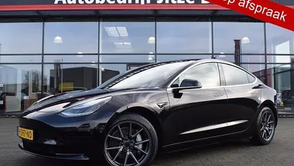 Occasion 2020 Tesla Model 3 Standard Range Sedan | € 15.950 (Eerlijke prijs)