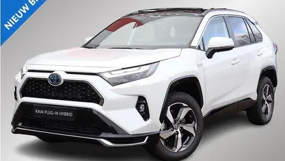 Wit Occasion 2025 Toyota RAV4 Style SUV | € 50.899 (Eerlijke prijs)