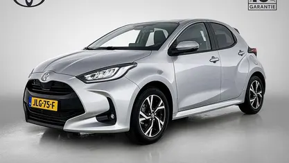 Grijs Nieuw 2025 Toyota Yaris Hybrid Hatchback | € 26.945 (Eerlijke prijs)
