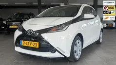 Gebruikt 2014 Toyota Aygo X-play Hatchback | € 6.250 (Eerlijke prijs)