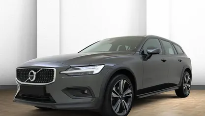 Grijs Occasion 2021 Volvo V60 CC Pro Stationwagen | € 34.950 (Eerlijke prijs)