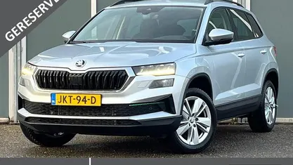 Zilver (metallic) Gebruikt 2024 Skoda Karoq Business Line SUV | € 26.495 (Super prijs)