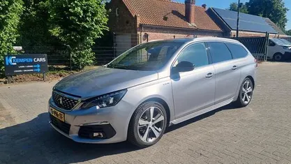Grijs (metallic) Gebruikt 2021 Peugeot 308 SW GT-line Stationwagen | € 7.450 (Super prijs)