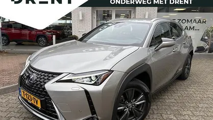 Zilver (metallic) Occasion 2022 Lexus UX 250h Luxury Line SUV | € 29.495 (Super prijs)
