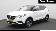 Wit Gebruikt 2020 MG ZS Luxury Sedan | € 14.995 (Eerlijke prijs)