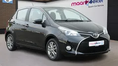 Zwart Gebruikt 2015 Toyota Yaris Hatchback | € 9.950 (Eerlijke prijs)