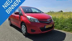 Rood Gebruikt 2013 Toyota Yaris Hatchback | € 6.995 (Eerlijke prijs)
