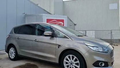 Grijs Gebruikt 2017 Ford S-MAX S MPV | € 17.250 (Eerlijke prijs)