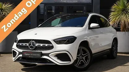Wit Gebruikt 2024 Mercedes GLA180 AMG line SUV | € 44.950 (Super prijs)