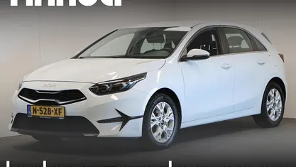 Wit Gebruikt 2022 Kia Ceed Hatchback | € 16.950 (Eerlijke prijs)