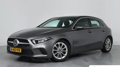 Grijs Occasion 2020 Mercedes A180 Advantage Hatchback | € 24.895 (Eerlijke prijs)