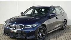 Blauw Gebruikt 2024 BMW 330 M Sport Stationwagen | € 44.900 (Eerlijke prijs)