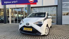 Gebruikt 2020 Toyota Aygo X-play Hatchback | € 10.700 (Eerlijke prijs)