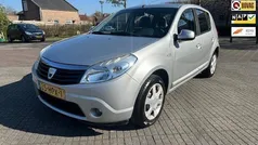 Gebruikt 2009 Dacia Sandero Lauréate Hatchback | € 1.690 (Eerlijke prijs)