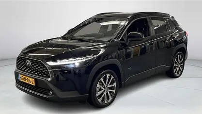 Zwart (metallic) Occasion 2025 Toyota Corolla Cross Style SUV | € 36.900 (Eerlijke prijs)