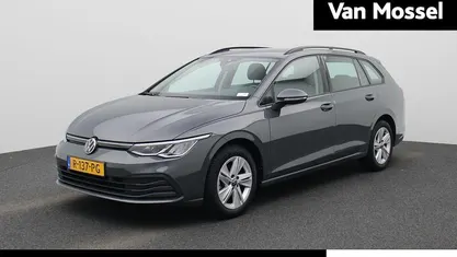 Grijs Gebruikt 2022 VW Golf VIII Life Stationwagen | € 19.400 (Eerlijke prijs)