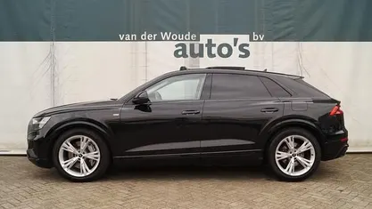 Gebruikt 2022 Audi Q8 S-Line SUV | € 69.900 (Eerlijke prijs)