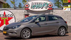 Bruin Gebruikt 2017 Opel Astra Edition Hatchback | € 12.950 (Eerlijke prijs)