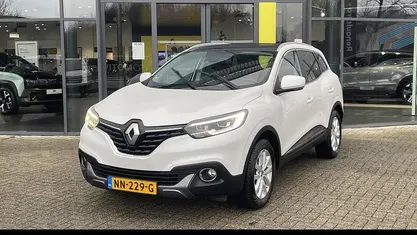White (teqnc) Gebruikt 2016 Renault Kadjar Intens SUV | € 13.950 (Eerlijke prijs)