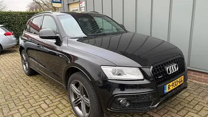 Zwart (metallic) Occasion 2016 Audi Q5 Sport SUV | € 16.950 (Eerlijke prijs)
