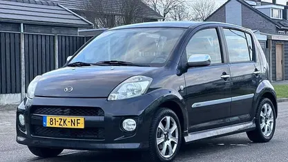 Occasion Daihatsu Sirion 87 PK (63 kW) 2008 Zwart Hatchback