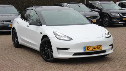 Occasion 2020 Tesla Model 3 Standard Range Sedan | € 18.550 (Eerlijke prijs)