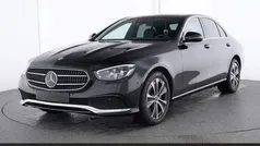 Zwart Gebruikt 2023 Mercedes E300 Avantgarde Sedan | € 53.950 (Eerlijke prijs)