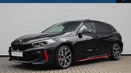 Zwart (metallic) Gebruikt 2024 BMW 128 Executive Hatchback | € 43.950 (Eerlijke prijs)