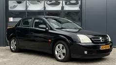 Zwart Gebruikt 2004 Opel Vectra Elegance Sedan | € 999 (Eerlijke prijs)