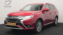 Rood, metallic lak Gebruikt 2019 Mitsubishi Outlander Intense SUV | € 22.390 (Goede deal)
