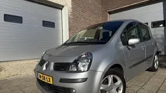 Grijs Gebruikt 2006 Renault Modus Luxe MPV | € 1.750 (Eerlijke prijs)