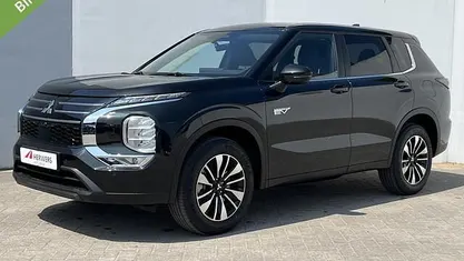 Gebruikt 2025 Mitsubishi Outlander Intense SUV | € 49.390 (Eerlijke prijs)