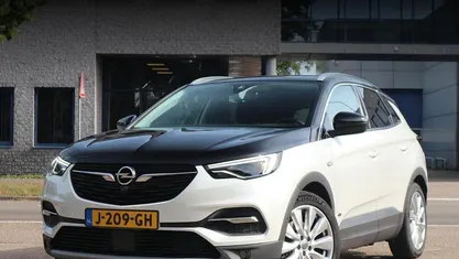Gebruikt 2020 Opel Grandland X Innovation SUV | € 20.885 (Eerlijke prijs)