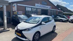 Wit Gebruikt 2014 Toyota Aygo X-play Hatchback | € 6.750 (Eerlijke prijs)