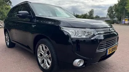 Occasion Mitsubishi Outlander Intense+ 121 PK (88 kW) 2014 Zwart SUV