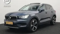 Blauw Gebruikt 2022 Volvo XC40 Inscription SUV | € 31.740 (Eerlijke prijs)