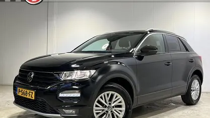 Zwart Gebruikt 2022 VW T-Roc Style SUV | € 21.940 (Goede deal)