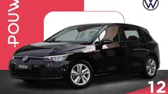Zwart Gebruikt 2023 VW Golf VIII Business Hatchback | € 21.950 (Eerlijke prijs)