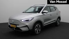 Grijs Gebruikt 2023 MG ZS Luxury Sedan | € 21.444 (Eerlijke prijs)
