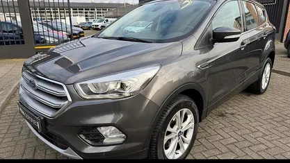 Grijs Occasion 2018 Ford Kuga Titanium SUV | € 16.445 (Eerlijke prijs)