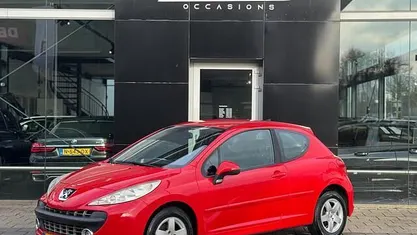 Rood Occasion 2006 Peugeot 207 Hatchback | € 1.195 (Goede deal)