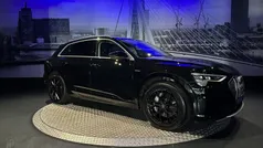 Zwart, metallic lak Gebruikt 2020 Audi e-tron Advanced SUV | € 28.495 (Super prijs)