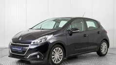 Gebruikt 2019 Peugeot 208 Signature Sky Hatchback | € 9.900 (Goede deal)