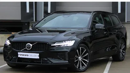 Zwart Gebruikt 2025 Volvo V60 Plus Stationwagen | € 43.950 (Eerlijke prijs)