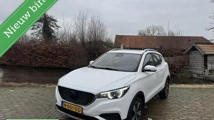 Gebruikt 2019 MG ZS Luxury SUV | € 11.445 (Eerlijke prijs)