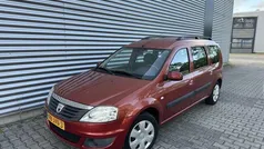 Rood Gebruikt 2009 Dacia Logan MCV MPV | € 1.895 (Goede deal)